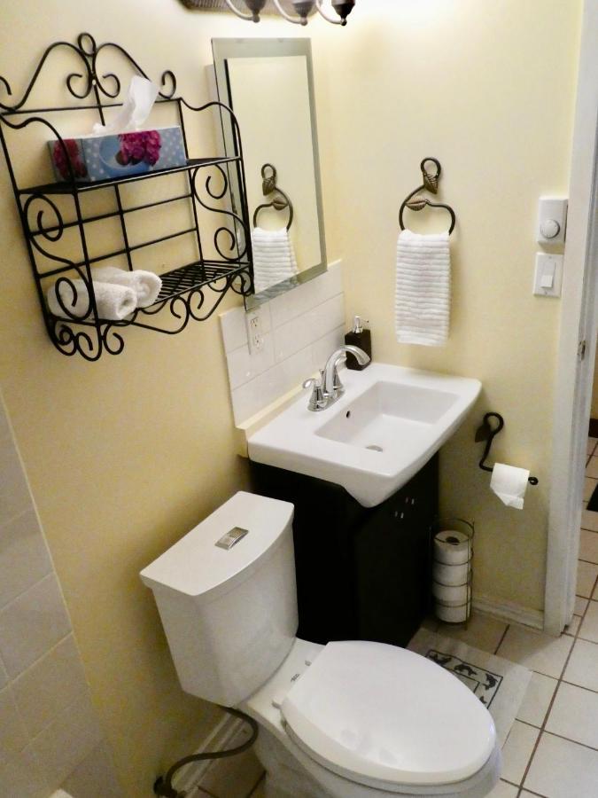 וויסטלר Wildflower Private Studio Suite By Belle Neige מראה חיצוני תמונה