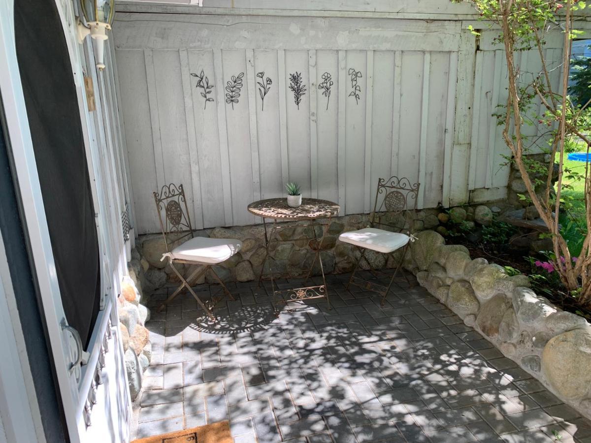 וויסטלר Wildflower Private Studio Suite By Belle Neige מראה חיצוני תמונה